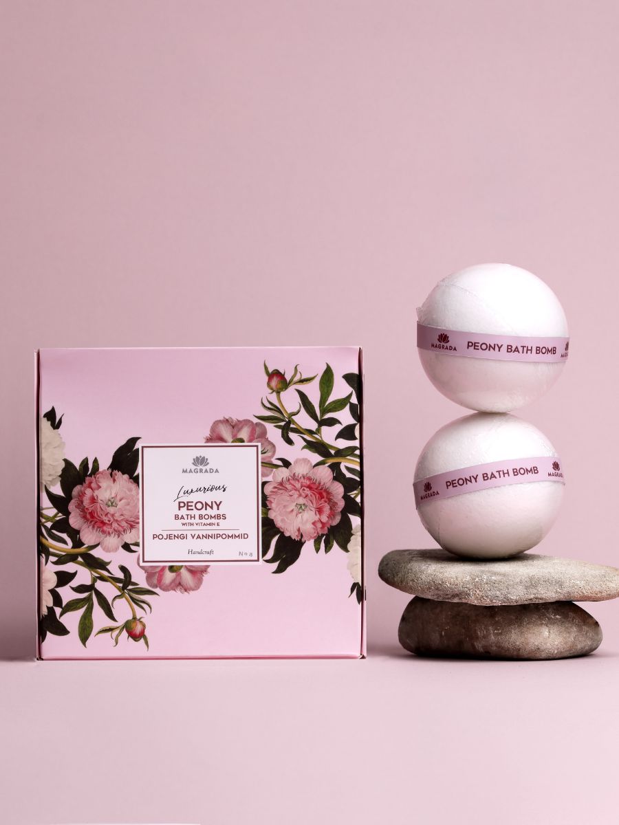 Magrada Organic Cosmetics peony bath bomb gift set with floral pink packaging and two white bath bombs